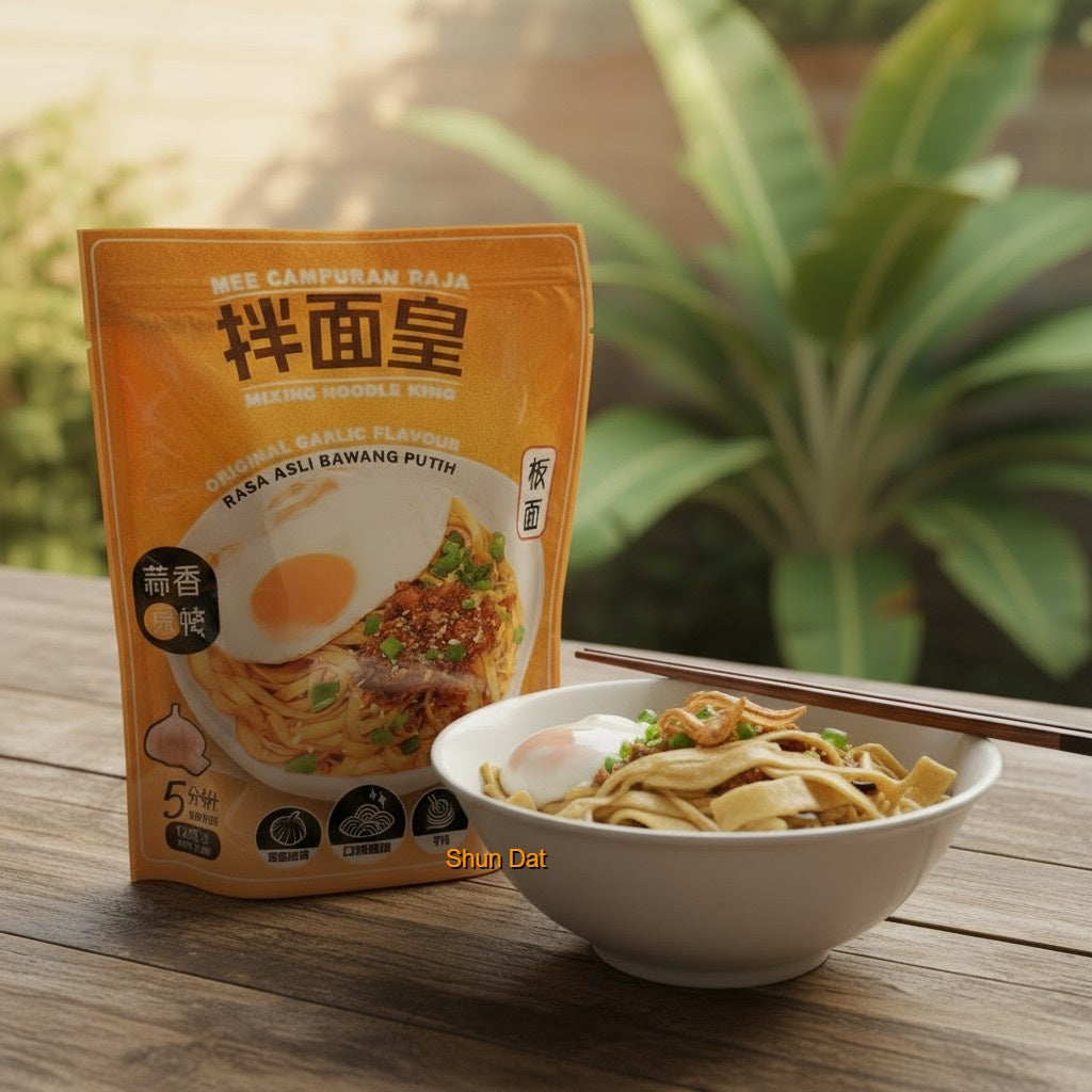 Garlic Pan Mee (Mixing Noodle King)